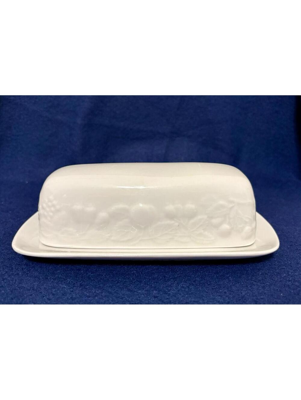 Gibson "Fruit"-Embossed Fruit on All Off-White - 1/4 lb Covered Butter Dish